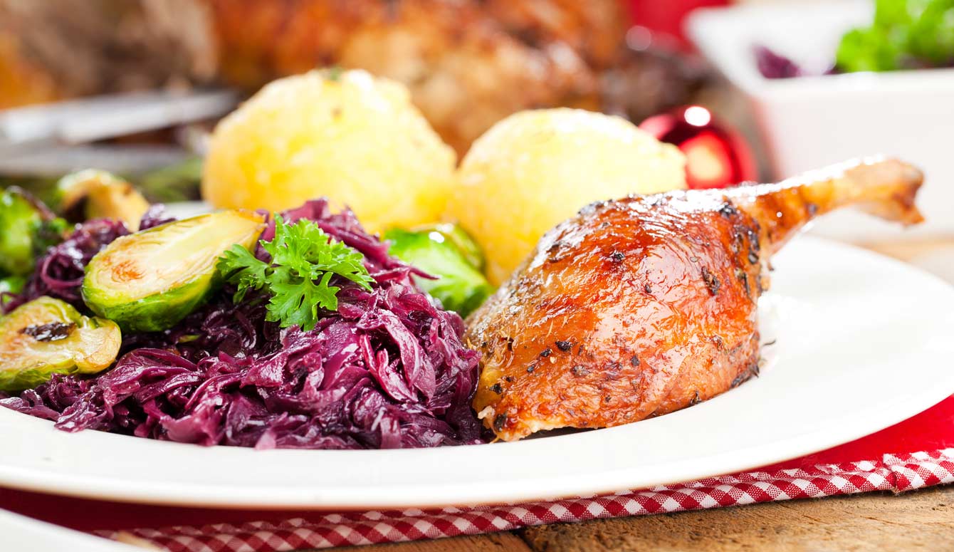 Portion Gänsebraten mit Beilagen für 1 Person